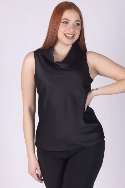 TOP IN RASO SCOLLO CLOCHET...