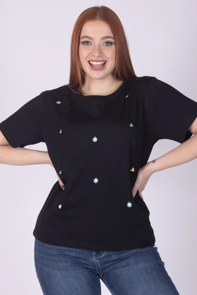 T-SHIRT CON CUORI E FIORI...