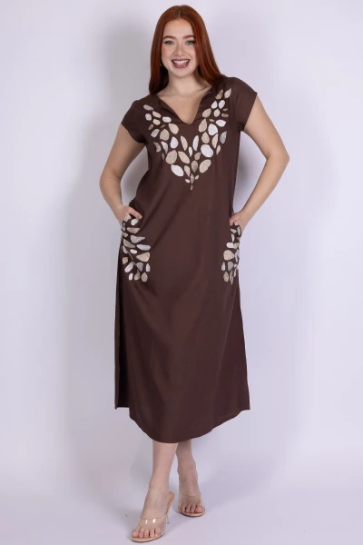 ABITO CON RICAMI ETNICI...