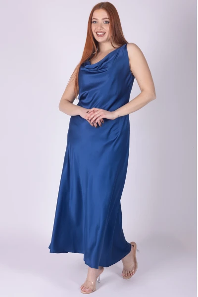 ABITO IN RASO SCOLLO CLOCHE...