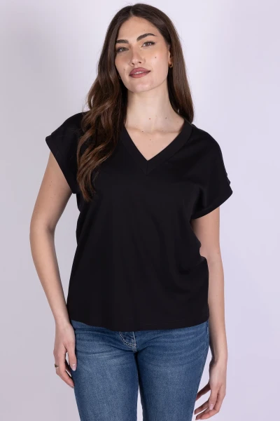 T-SHIRT SCOLLO A V PUNTO...