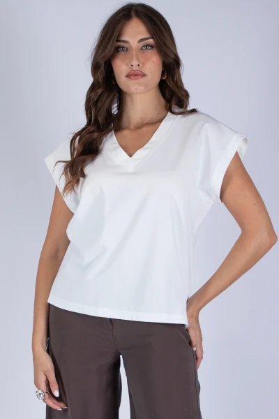 T-SHIRT SCOLLO A V PUNTO...