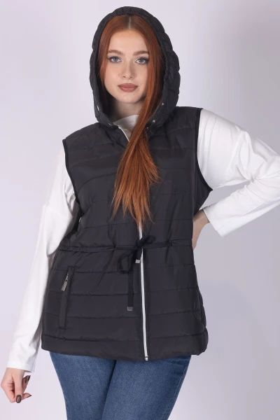 GILET CON CAPPUCCIO PLISSE...