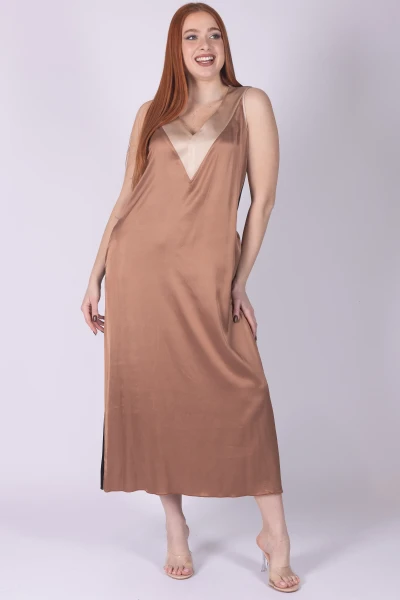 ABITO RASO SCOLLO A V MARA...