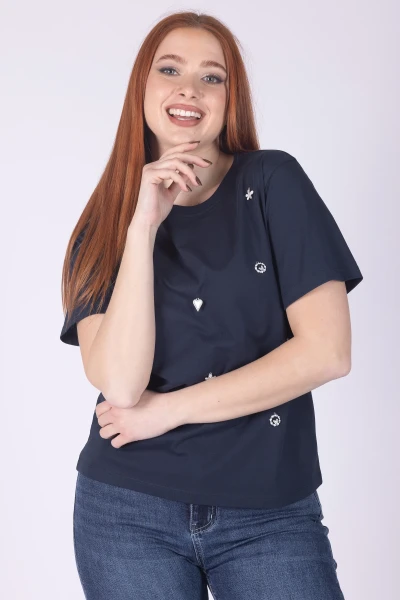 T-SHIRT CON STRASS RICAMATI...