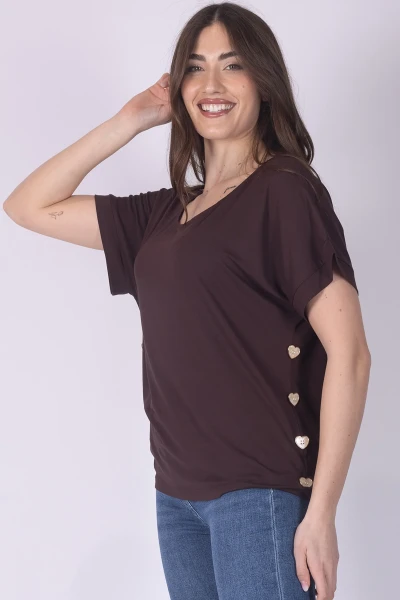 T-SHIRT CON CUORI RICAMATI...