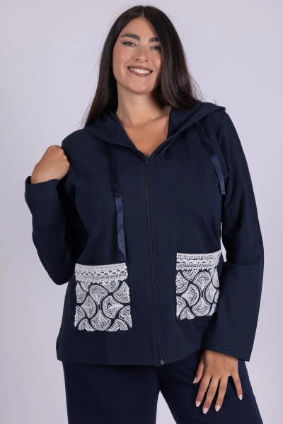 FELPA CURVY ZIP RICAMO MARA...